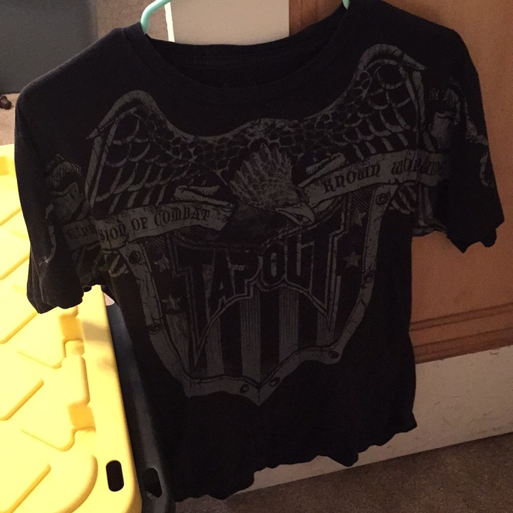 Men’s tapout shirt